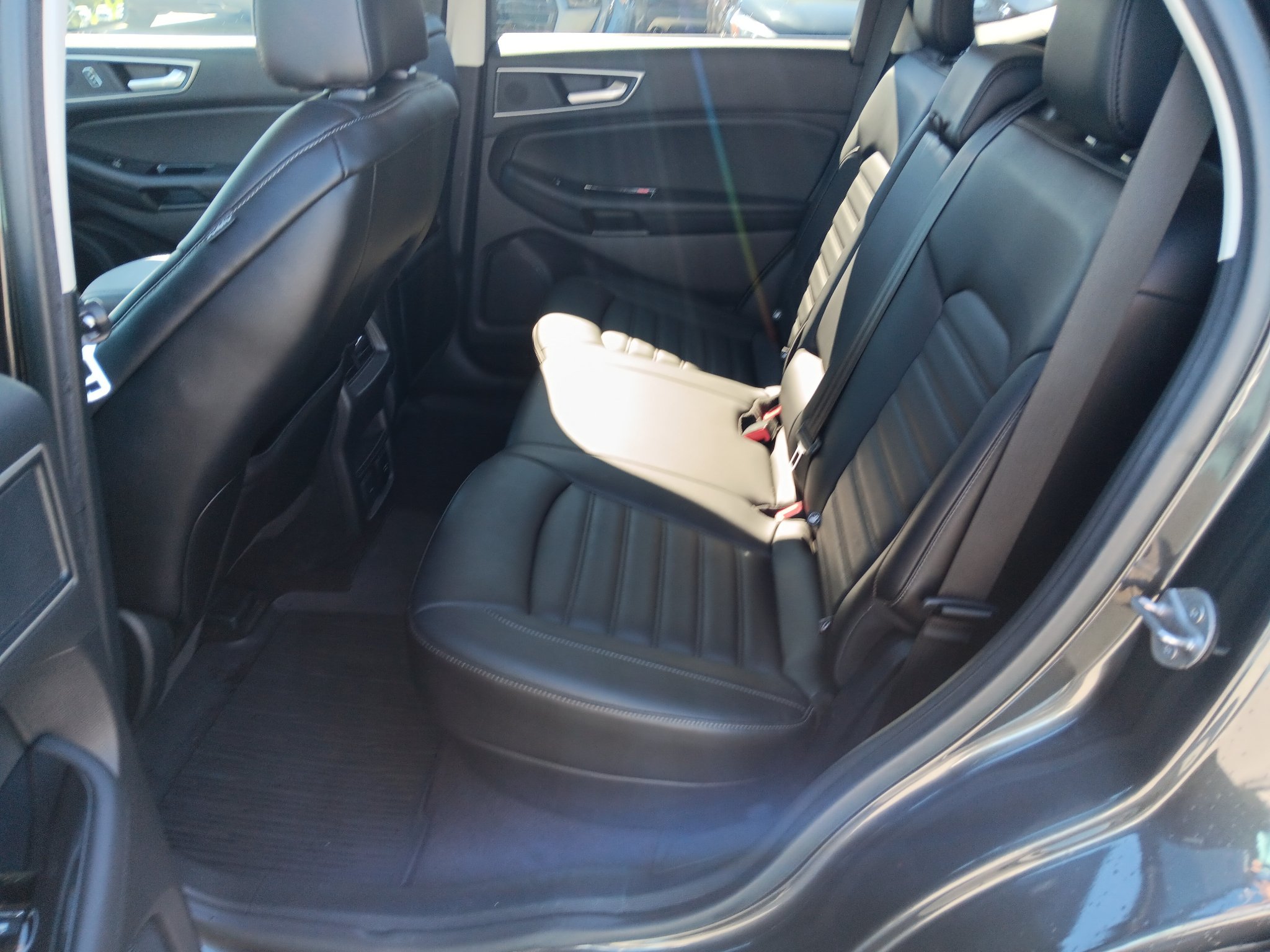 Used 2020 Ford Edge SEL w/ Convenience Package FWD image 17