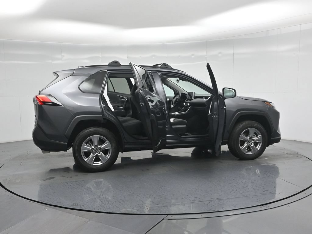 Used 2024 Toyota RAV4 XLE w/ Convenience Package FWD image 4