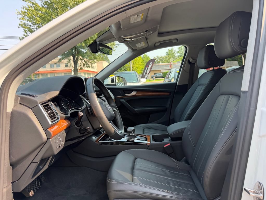 Used 2023 Audi Q5 2.0T Premium w/ Convenience Package AWD/4WD image 18