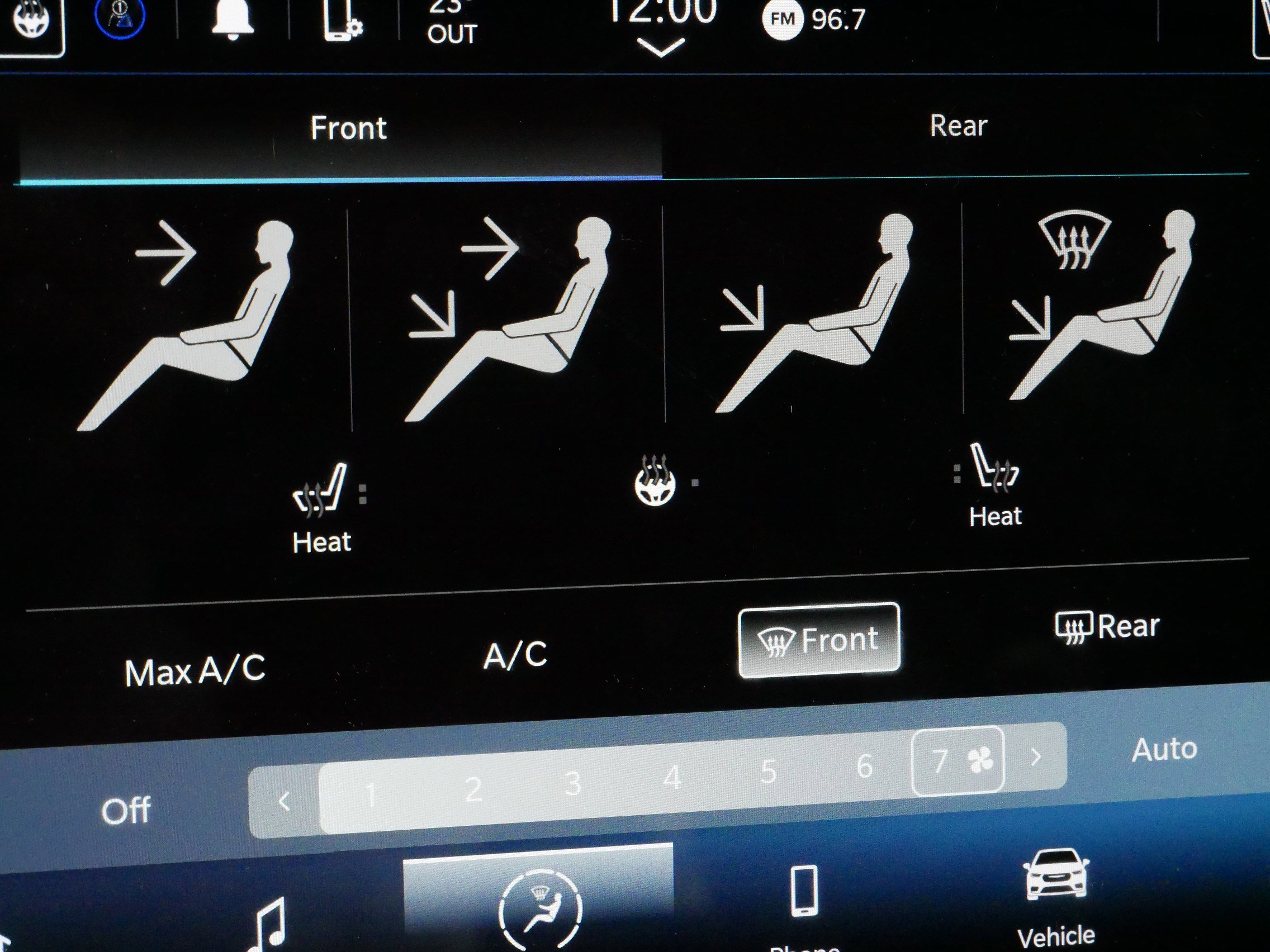 Used 2024 Chrysler Pacifica Touring-L image 31