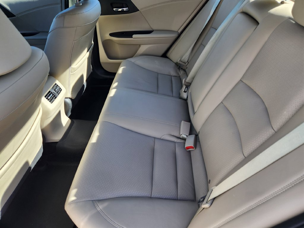Used 2015 Honda Accord EX-L image 30