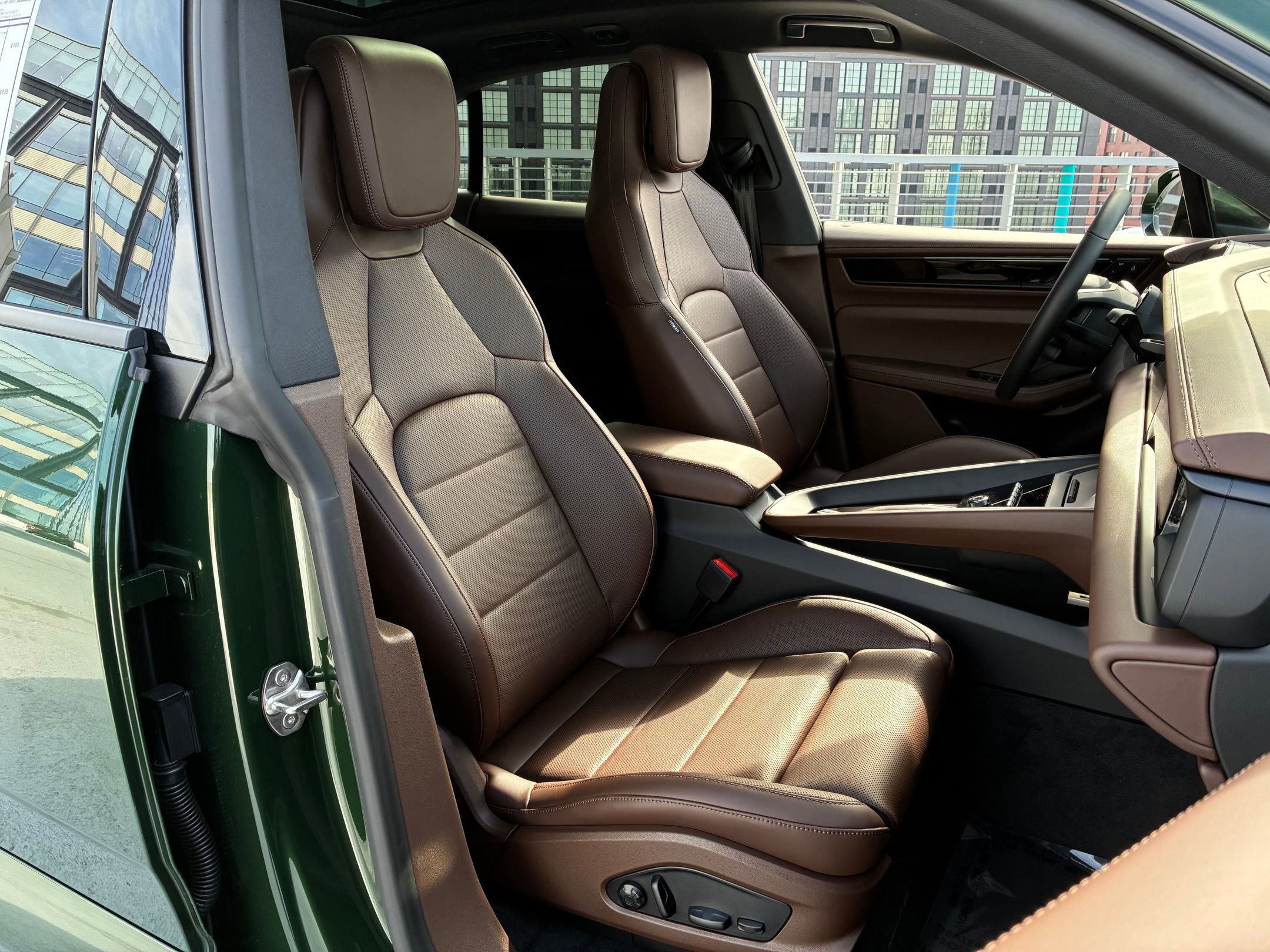 New 2026 Porsche Macan 4 Electric AWD/4WD image 22