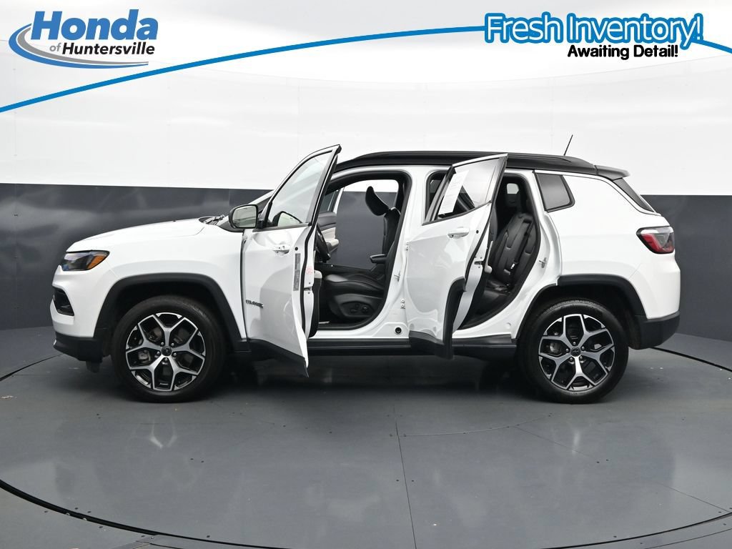 Used 2025 Jeep Compass Limited AWD/4WD image 42