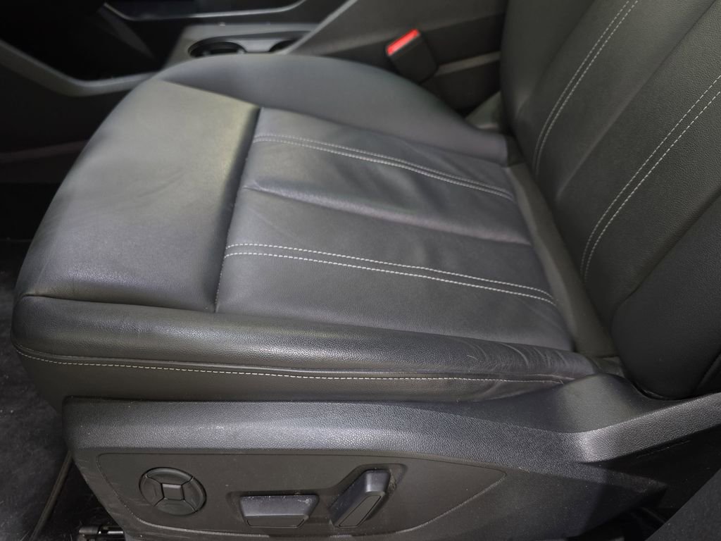 Used 2023 Audi Q4 e-tron Premium Plus w/ Premium Plus AWD/4WD image 29