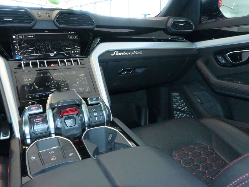 Used 2020 Lamborghini Urus image 33