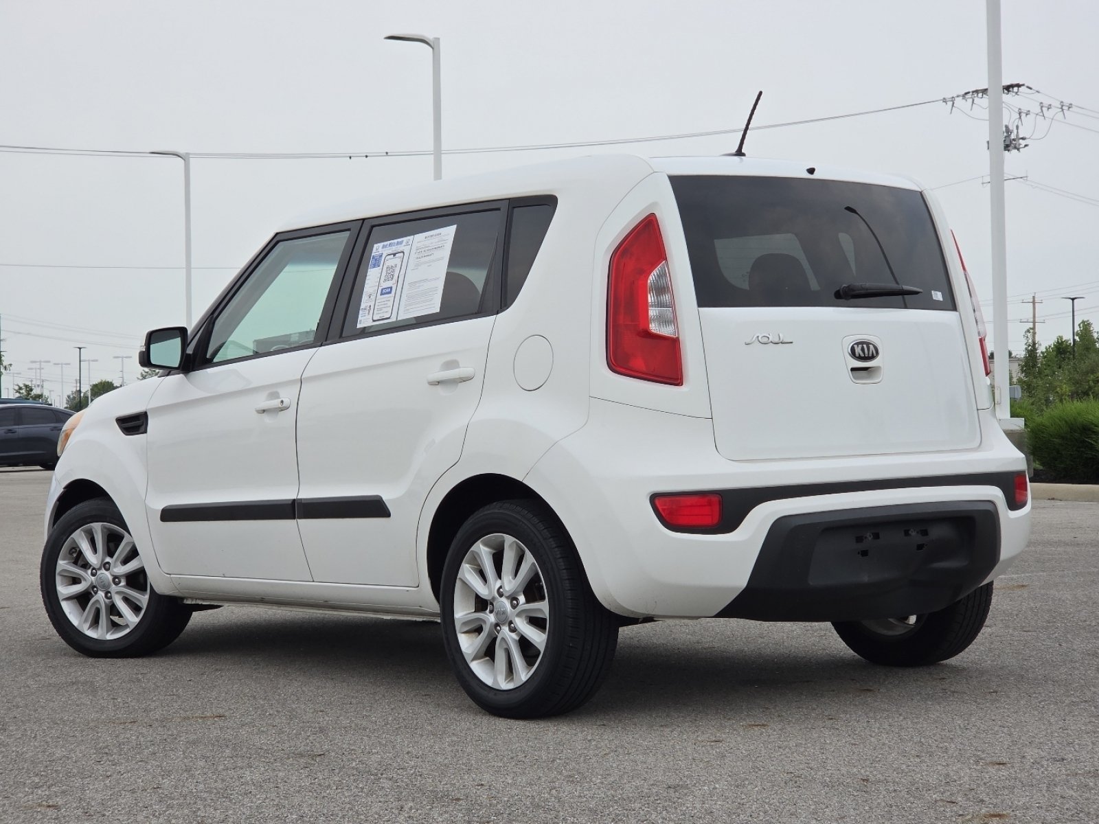 Used 2013 Kia Soul + FWD image 12