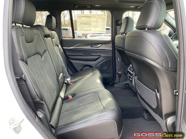 New 2026 Jeep Grand Cherokee Altitude image 7