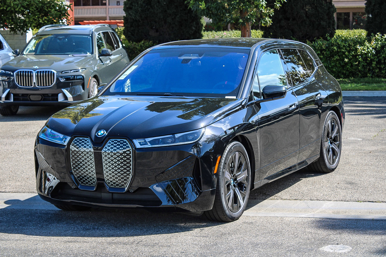 New 2025 BMW iX M60 image 3