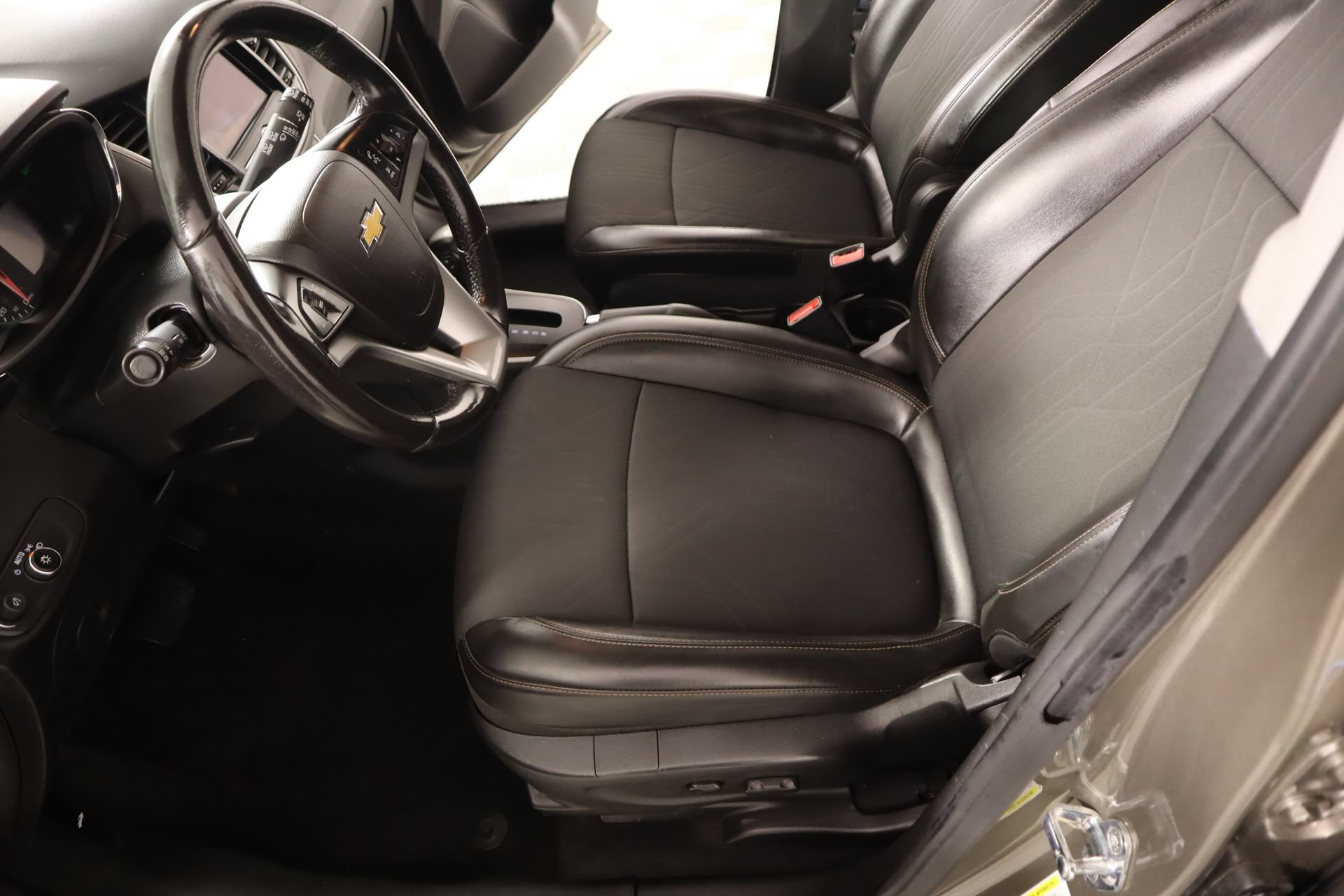 Used 2022 Chevrolet Trax LT w/ Driver Confidence Package AWD/4WD image 10