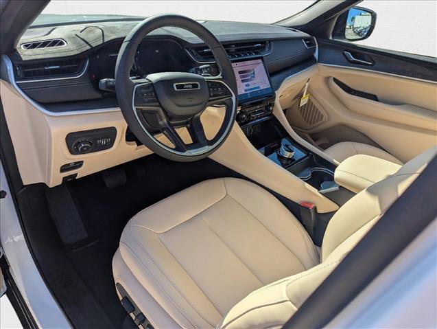 New 2025 Jeep Grand Cherokee Limited w/ Black Appearance Package RWD image 9