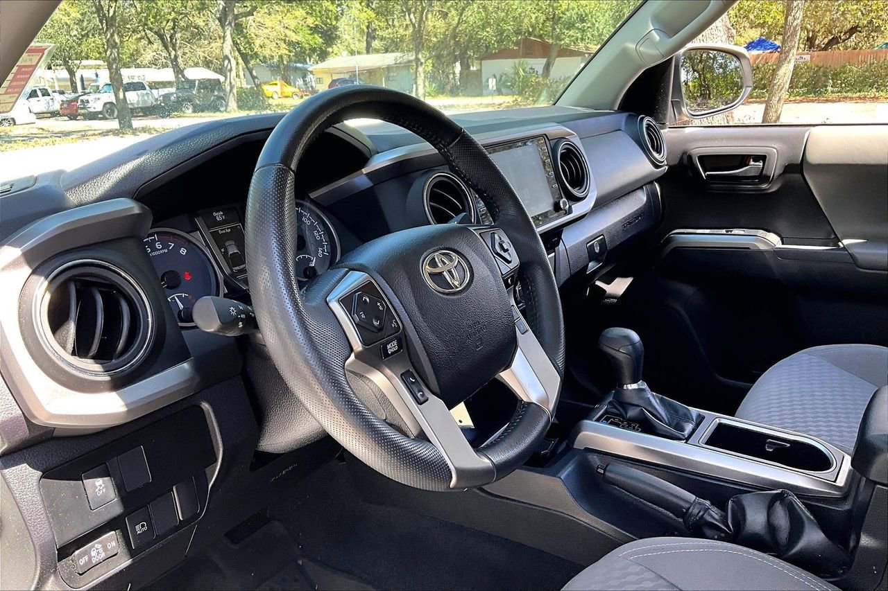 Used 2022 Toyota Tacoma SR5 w/ Technology Package image 14