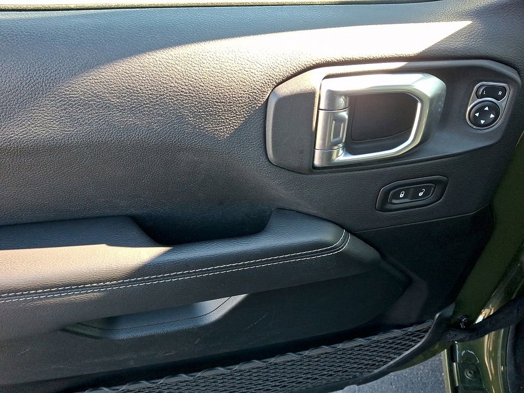 Used 2023 Jeep Wrangler Unlimited Sahara image 12