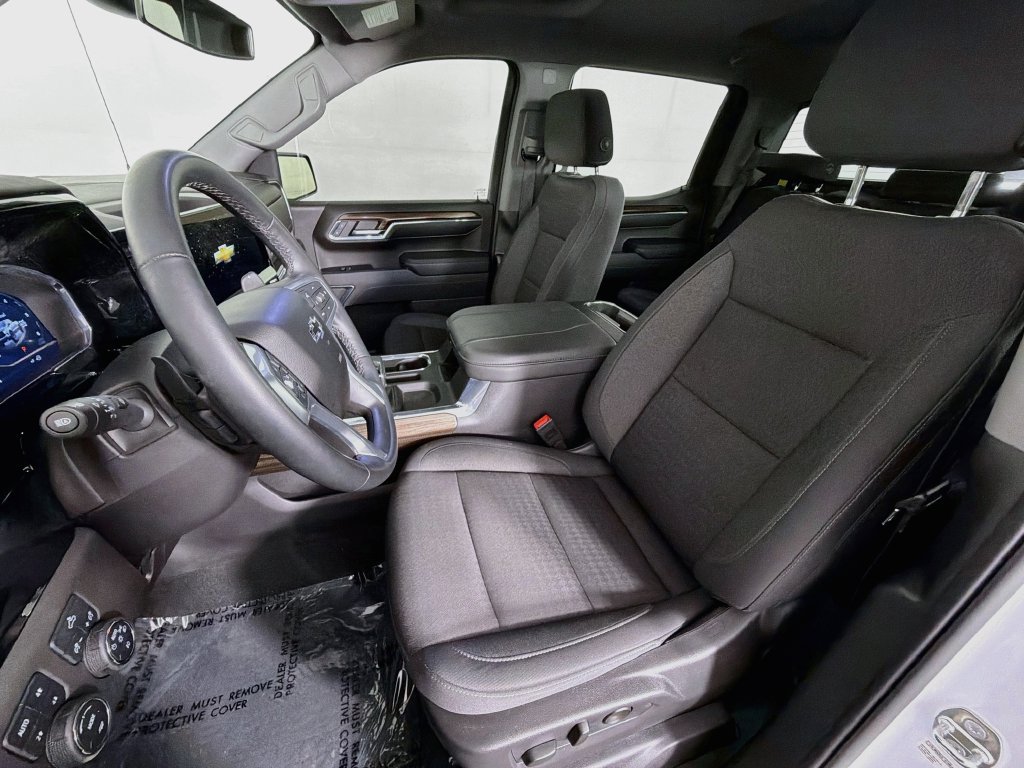 Used 2024 Chevrolet Silverado 1500 LT Trail Boss w/ Convenience Package II AWD/4WD image 22