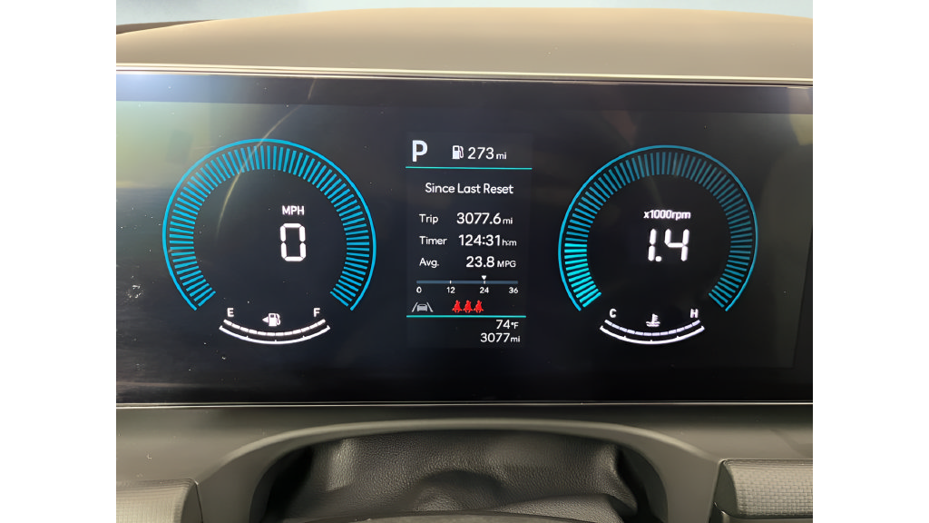Used 2025 Hyundai Santa Cruz SE AWD/4WD image 18