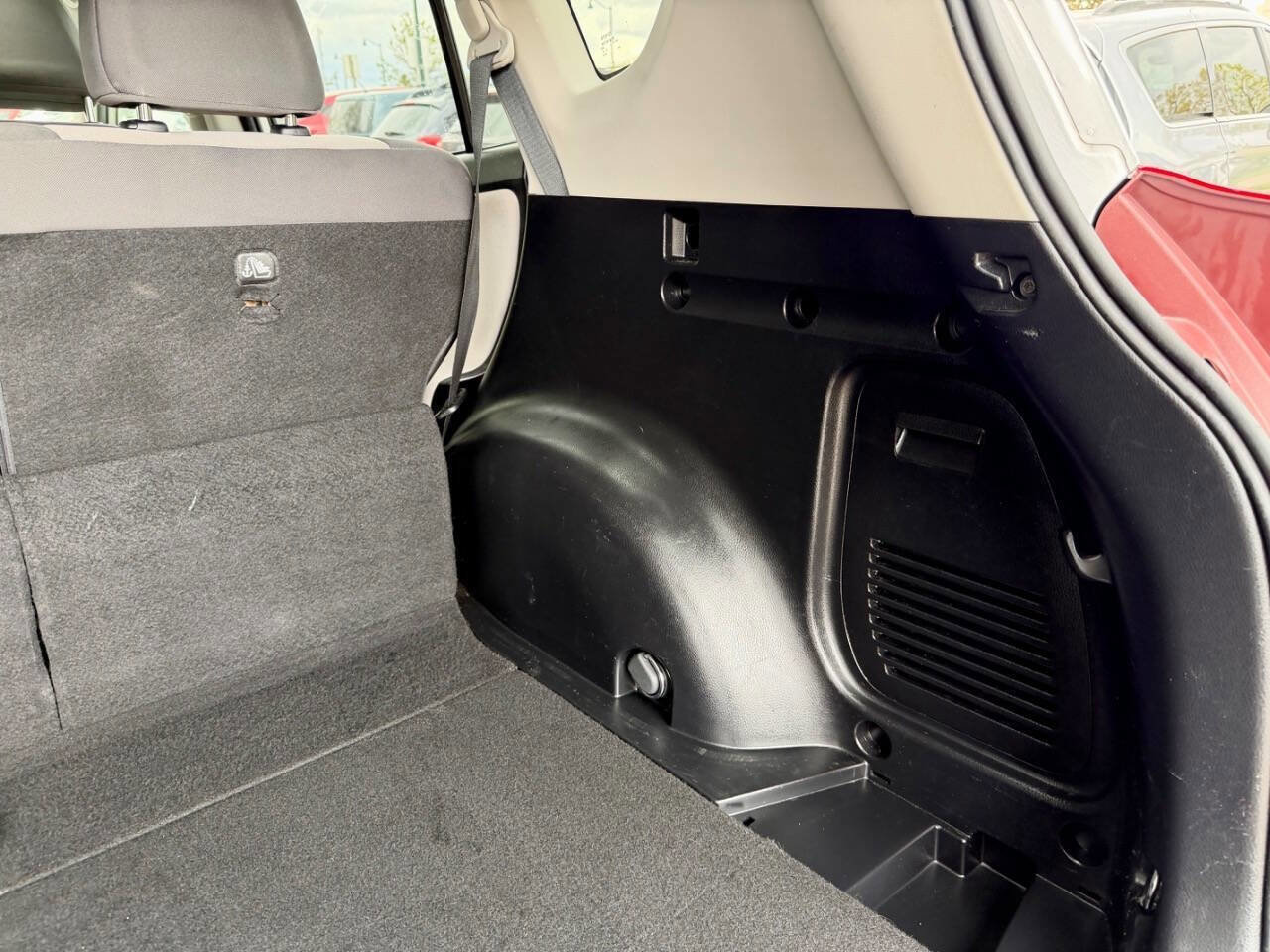 Used 2014 Toyota RAV4 XLE AWD/4WD image 32