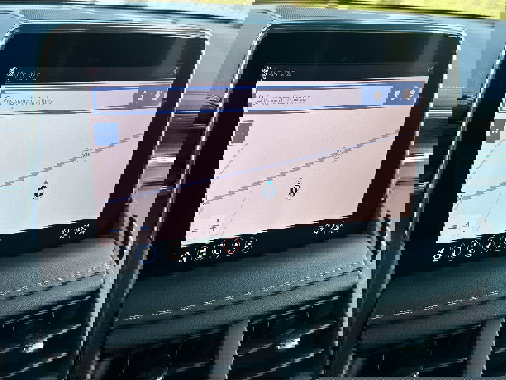 Used 2021 Chevrolet Tahoe Premier w/ Premium Package image 18