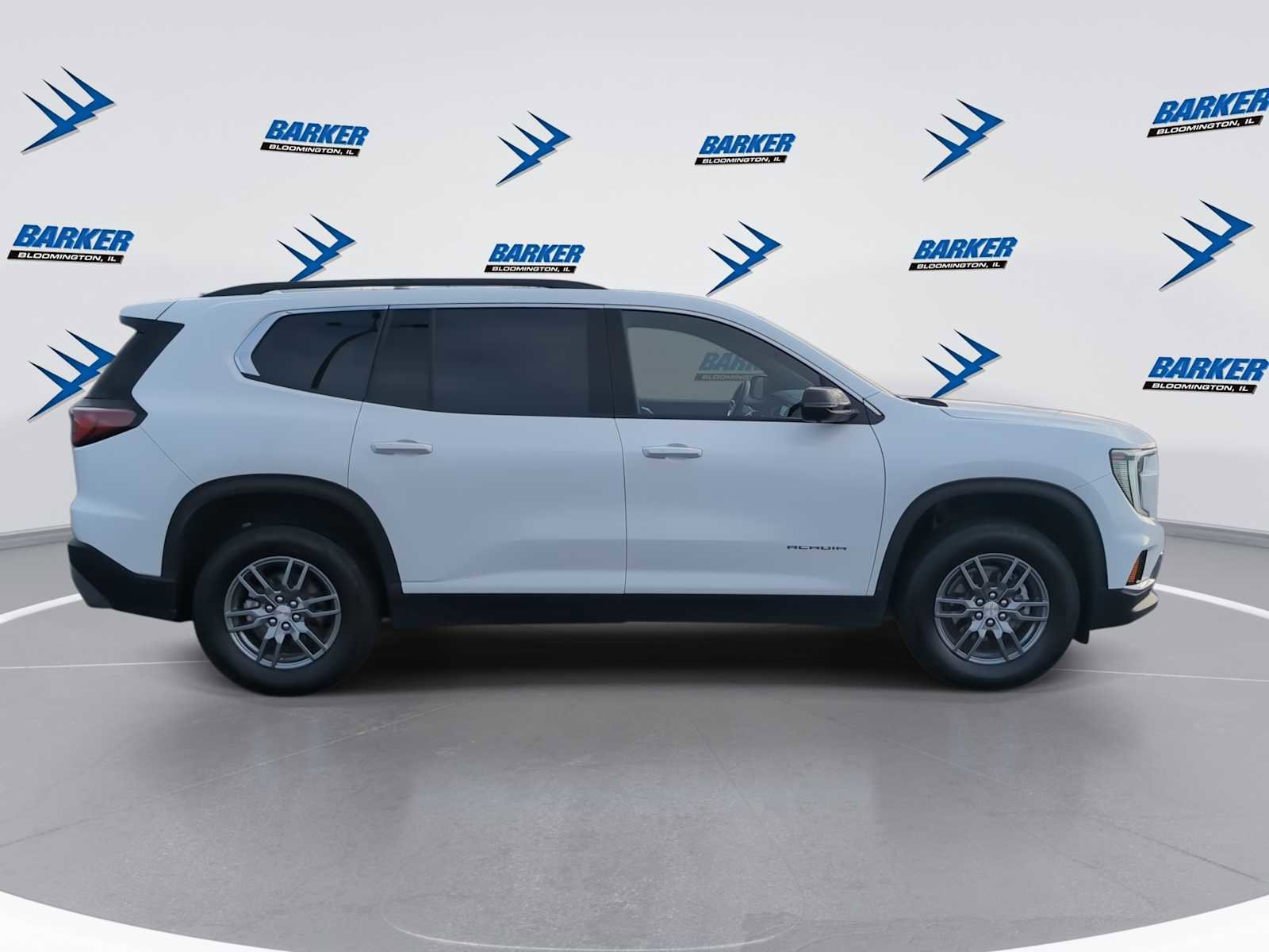 Used 2025 GMC Acadia Elevation image 9