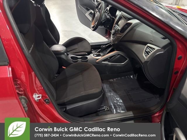 Used 2016 Hyundai Veloster FWD image 17