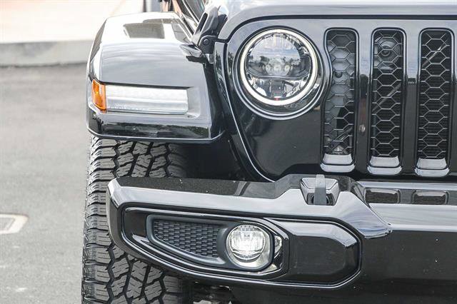 Used 2023 Jeep Gladiator Overland image 7