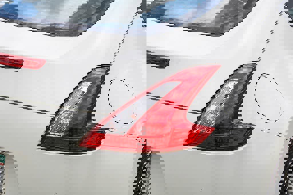 Used 2014 Nissan 370Z Touring image 10