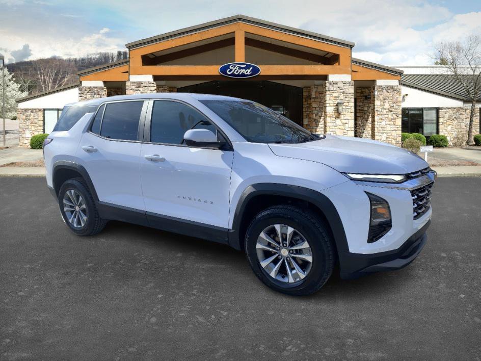 Used 2025 Chevrolet Equinox LT image 3