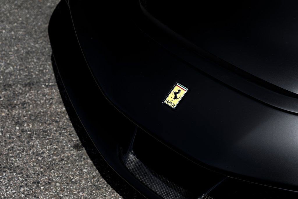 Used 2022 Ferrari SF90 Spider image 34