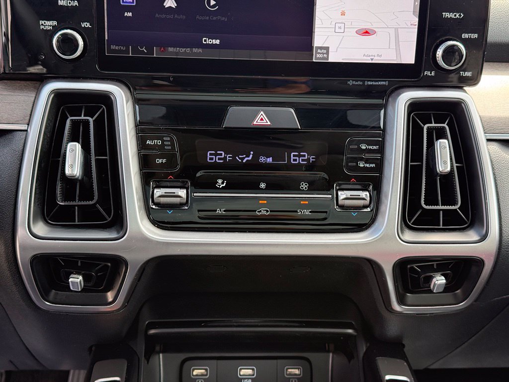 Used 2022 Kia Sorento S w/ Panoramic Sunroof Package AWD/4WD image 16