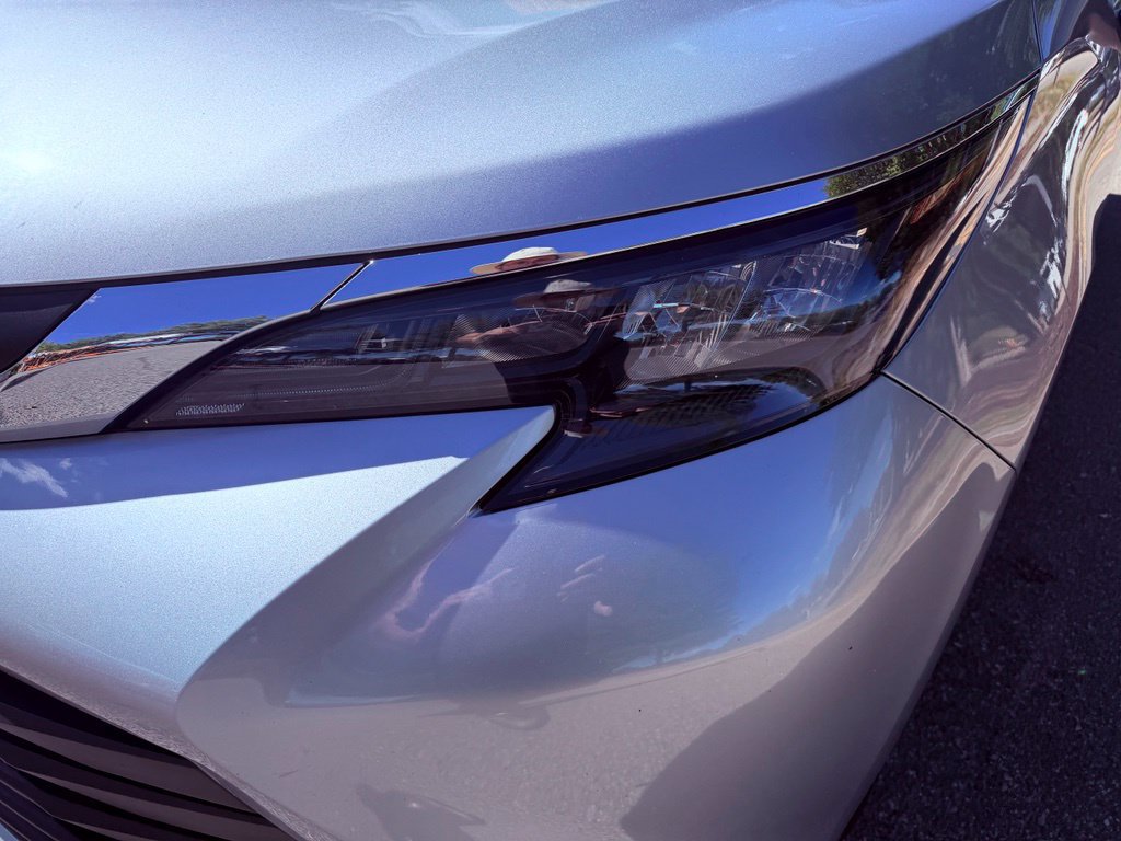Used 2025 Toyota Sienna XLE FWD image 16