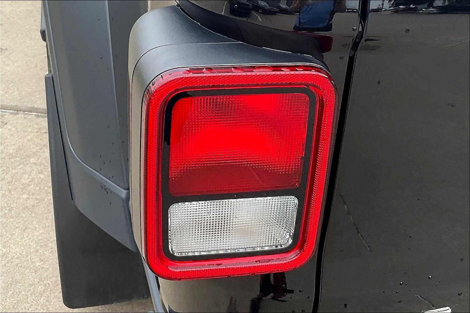 Used 2020 Jeep Gladiator Sport w/ Quick Order Package 24S image 22