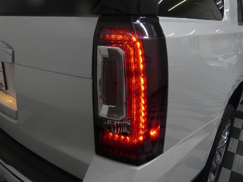 Used 2017 GMC Yukon Denali AWD/4WD image 12
