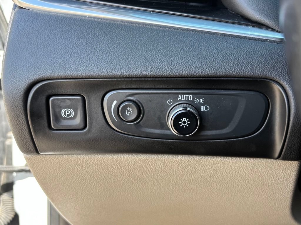 Used 2021 Buick Enclave Premium w/ Surround and Sites Package AWD/4WD image 25
