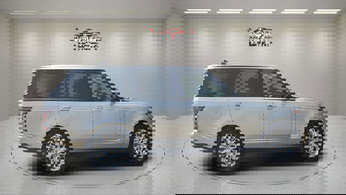 Used 2017 Land Rover Range Rover HSE image 6