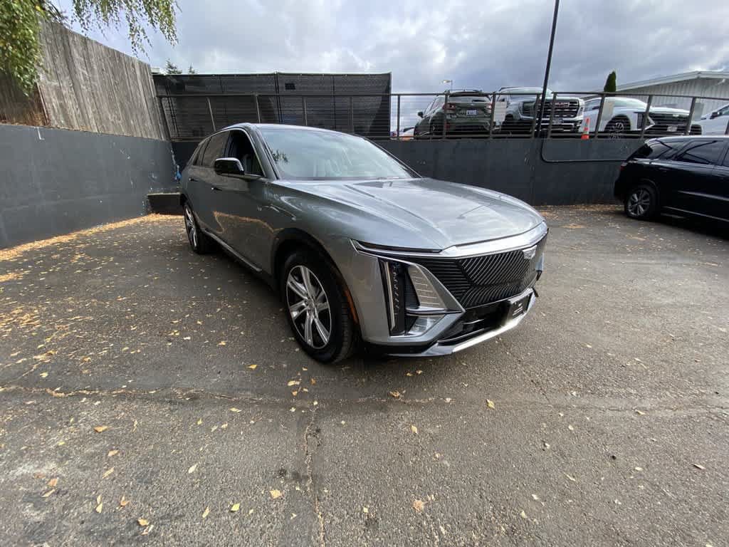 Certified 2024 Cadillac Lyriq Tech AWD/4WD image 8