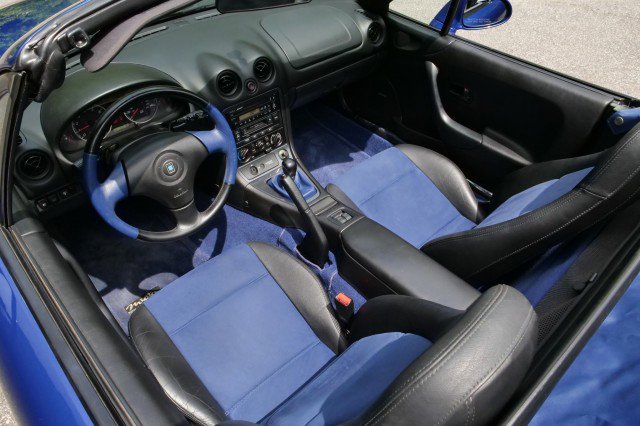 Used 1999 MAZDA MX-5 Miata 10th Anniversary Edition RWD image 14