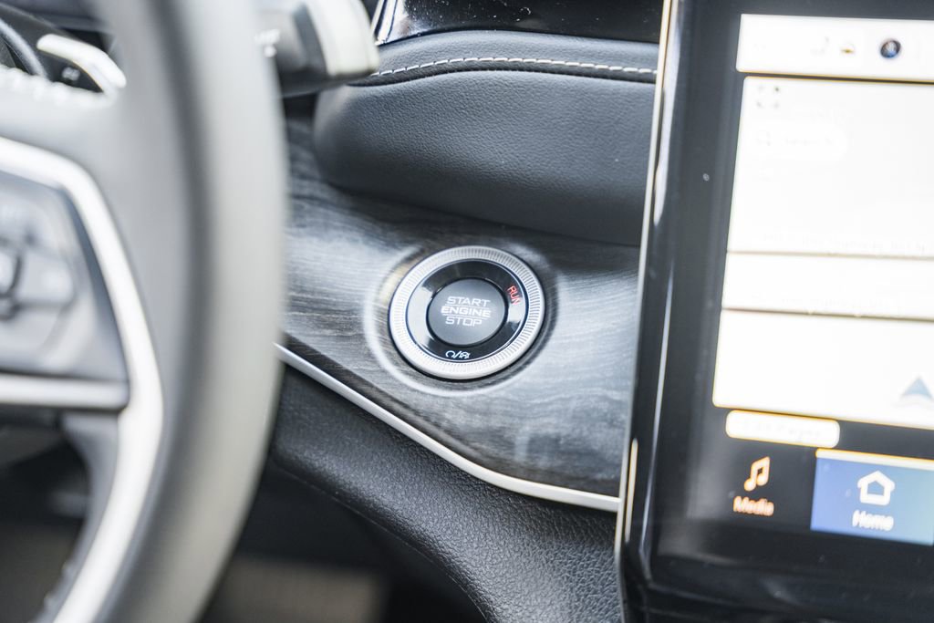 Used 2023 Jeep Grand Cherokee 4WD 4xe image 25