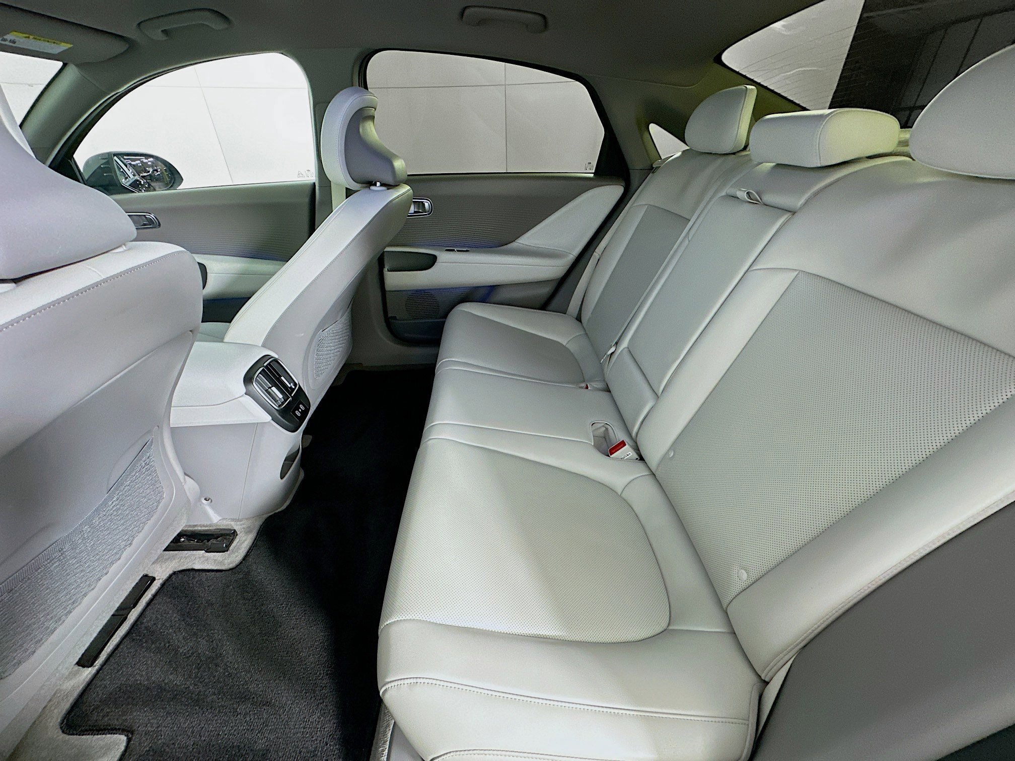 Used 2024 Hyundai Ioniq 6 SEL image 27