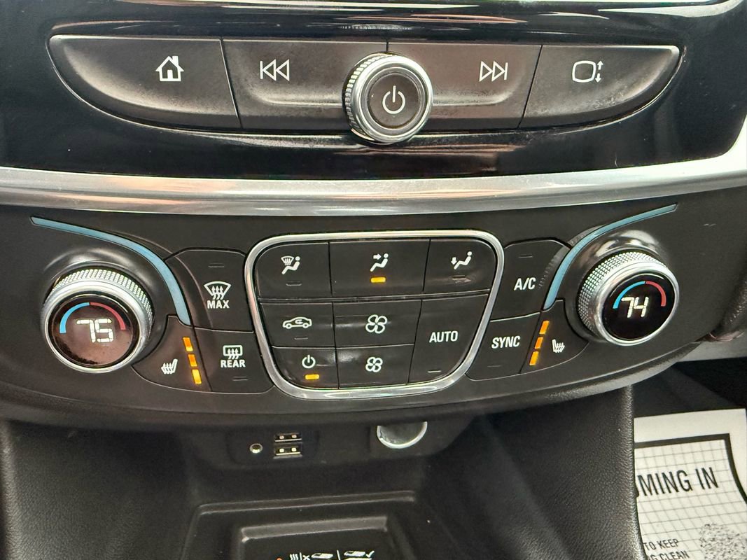 Used 2022 Chevrolet Traverse RS image 23