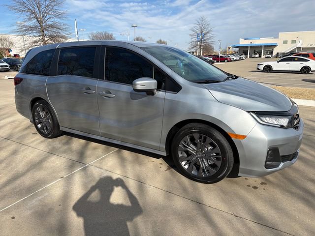 New 2026 Honda Odyssey Touring image 7