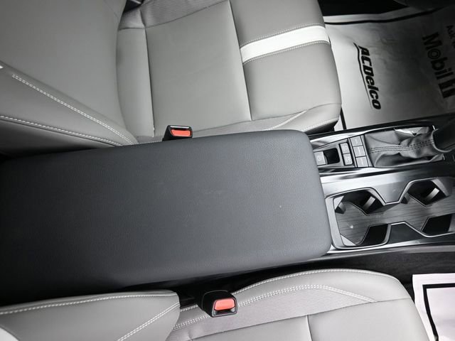 Used 2025 Toyota Camry SE w/ Convenience Package image 37