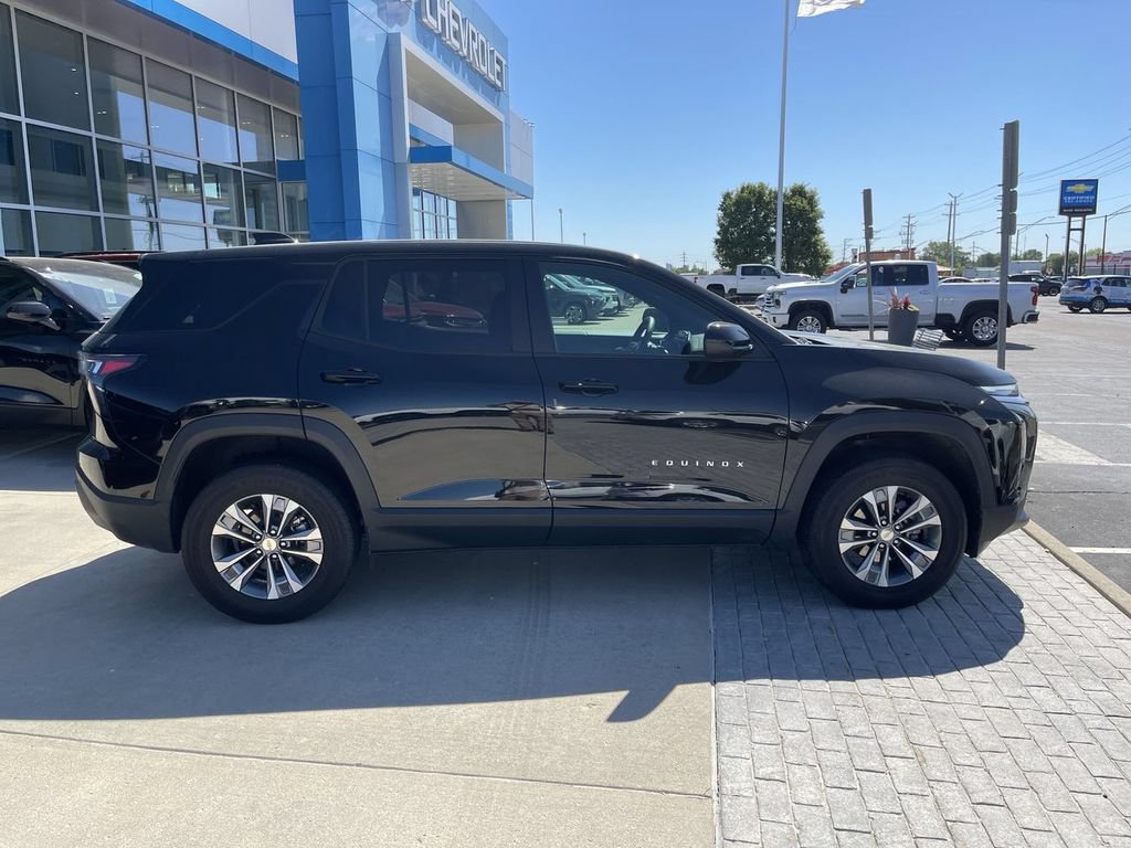 New 2026 Chevrolet Equinox LT w/ Convenience Package II FWD image 7