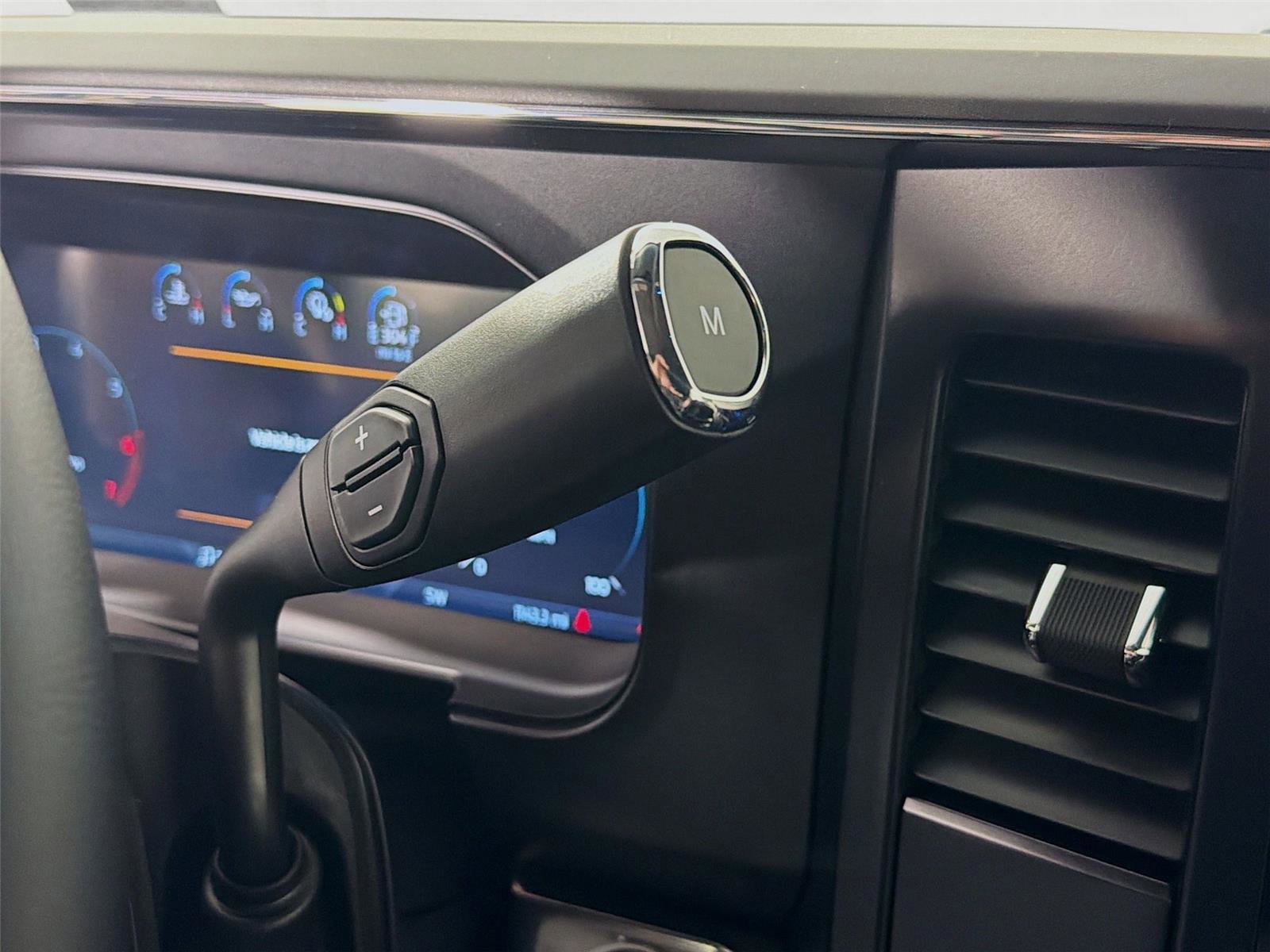 Used 2026 Ford F350 Lariat w/ Black Appearance Package image 18