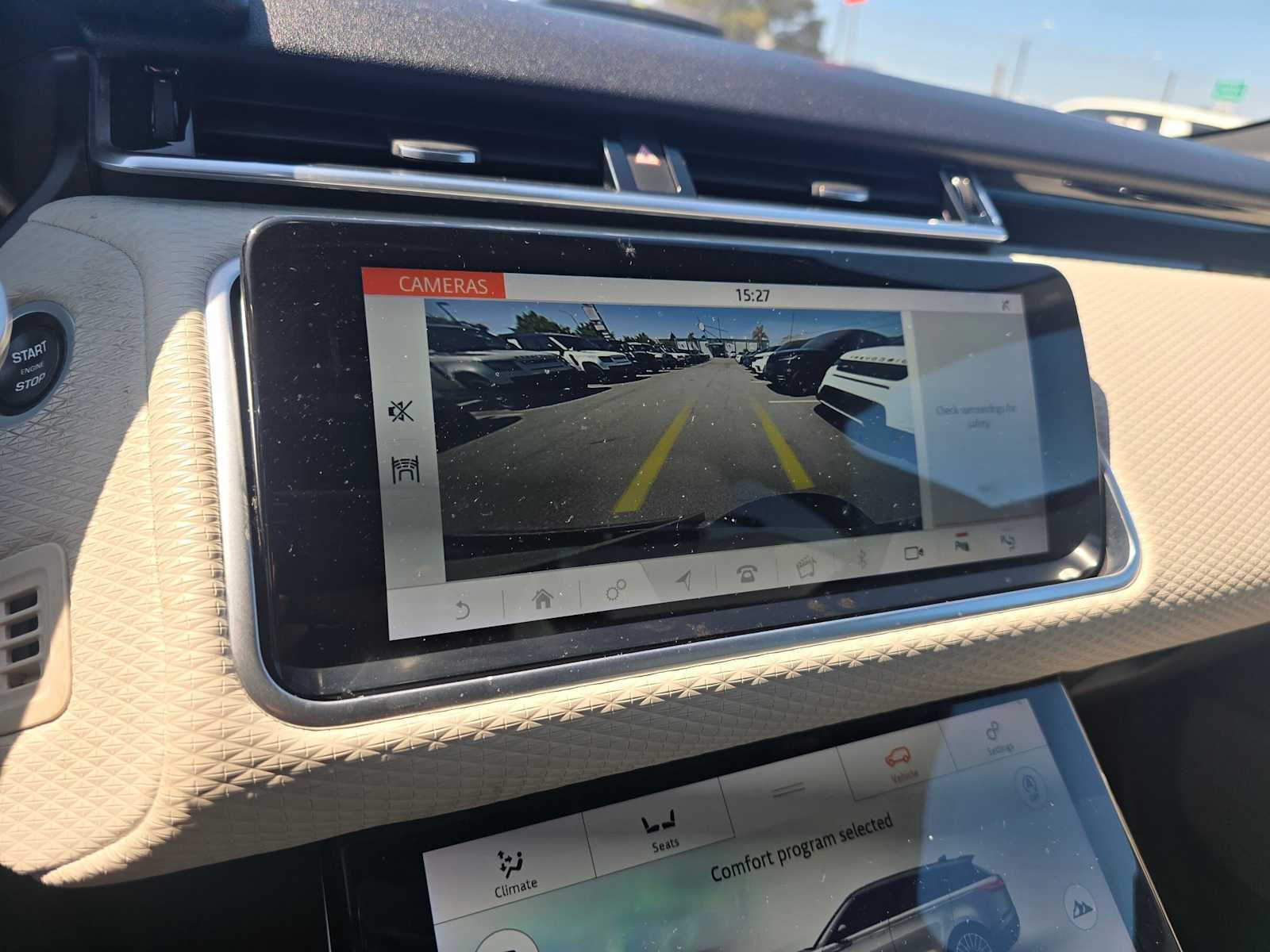 Used 2019 Land Rover Range Rover Velar R-Dynamic SE AWD/4WD image 31