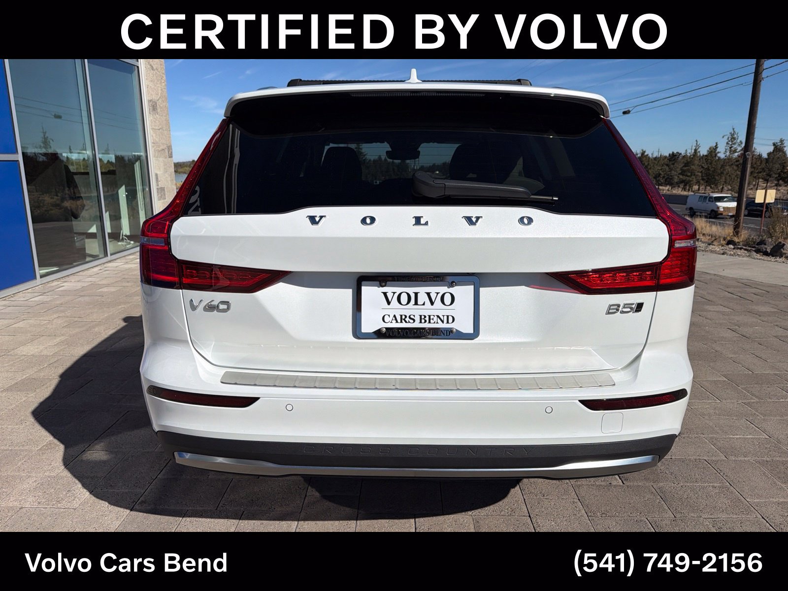 Certified 2025 Volvo V60 B5 Cross Country Plus AWD/4WD image 6
