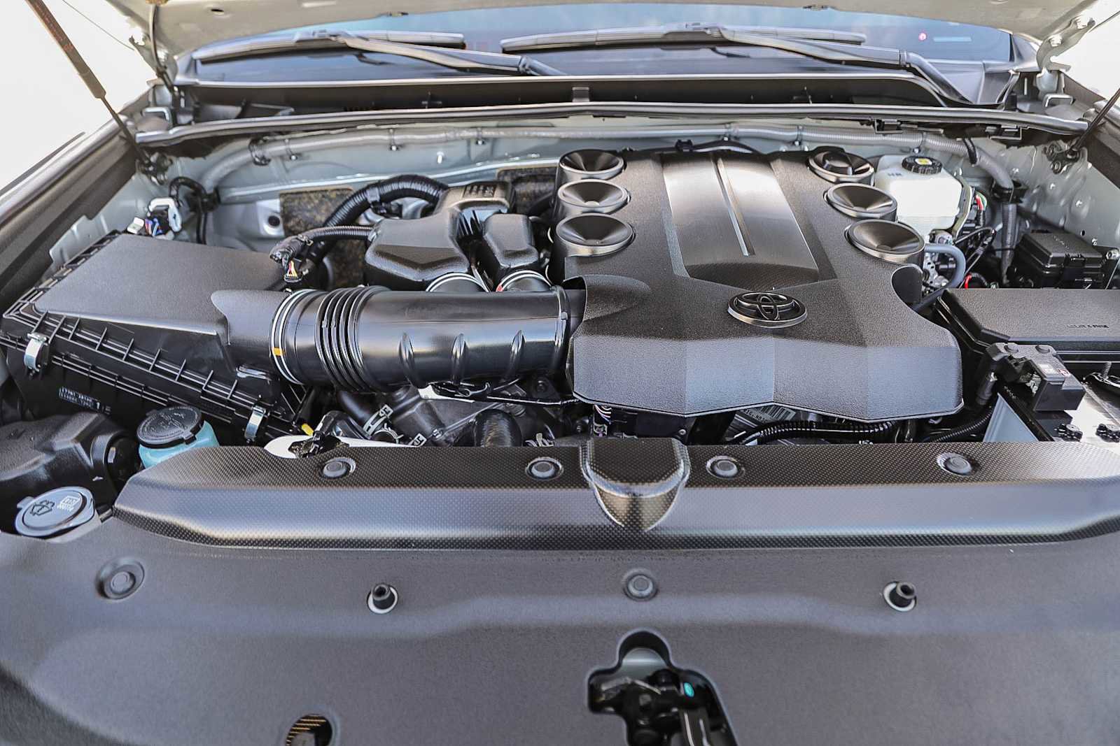 Certified 2024 Toyota 4Runner TRD Off-Road Premium image 27