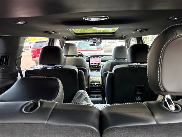 New 2025 Jeep Grand Cherokee L Limited w/ Trailer Tow Package image 32