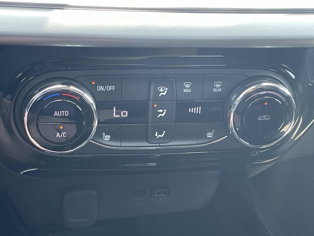 New 2026 Chevrolet Trax LT w/ Midnight Edition FWD image 19