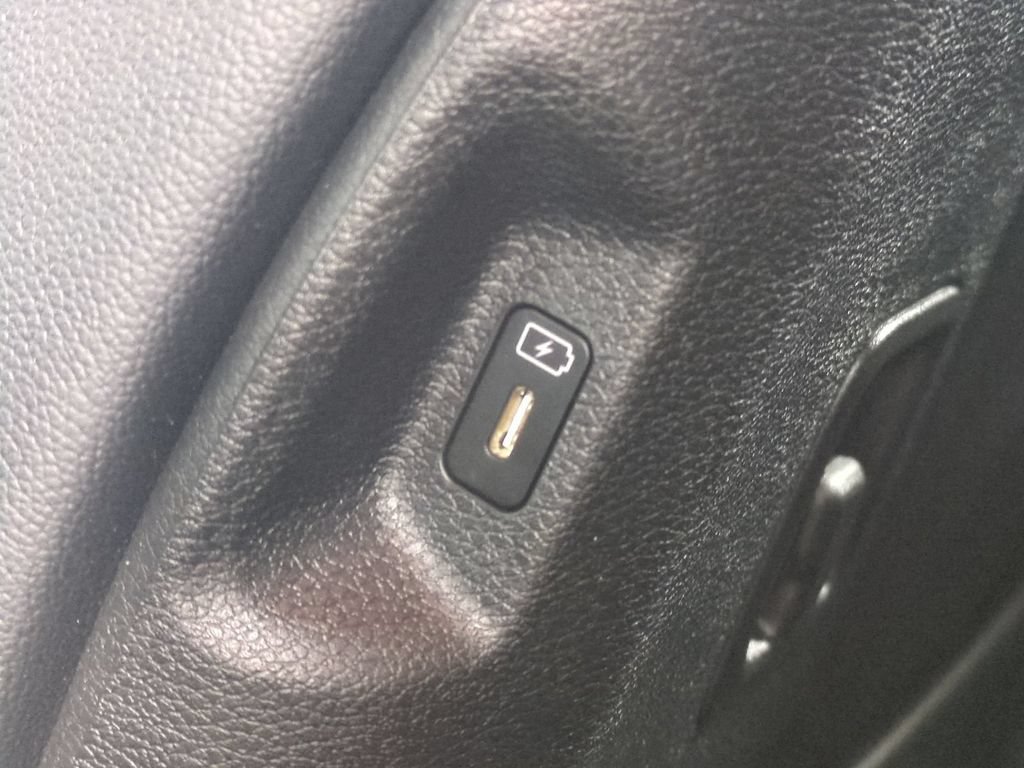 Used 2025 Kia Sportage EX FWD image 16