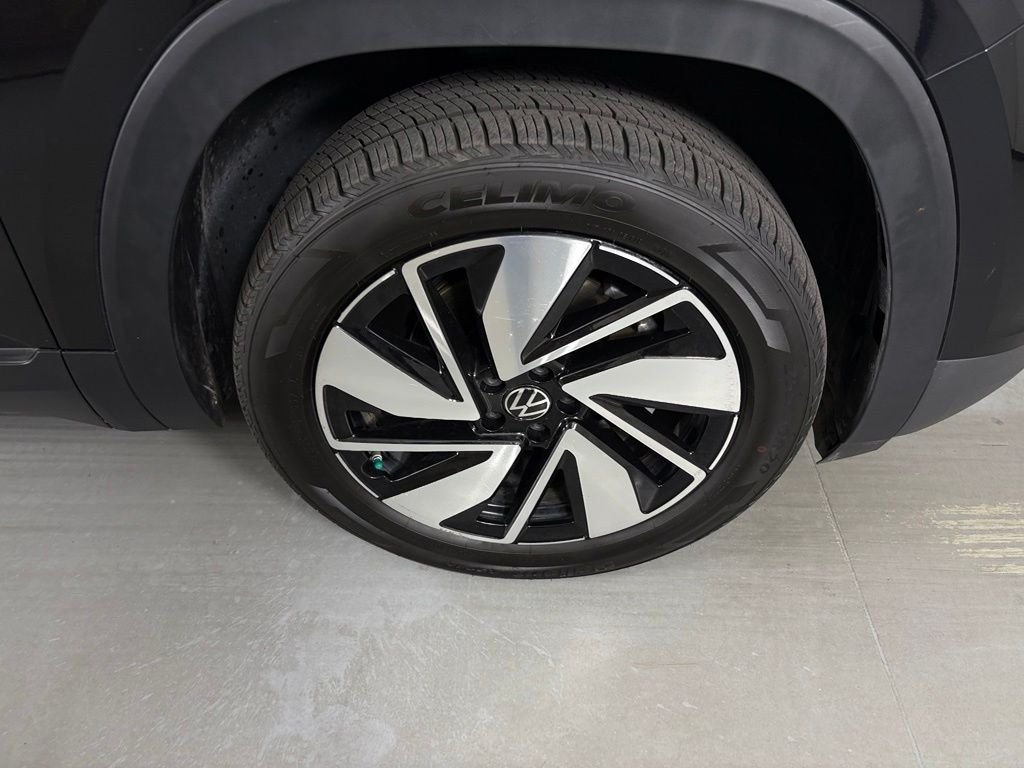 Used 2025 Volkswagen Atlas SE FWD image 9