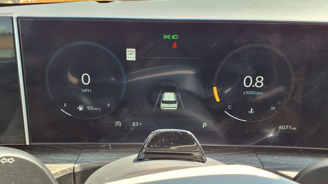 Used 2025 Hyundai Santa Fe Calligraphy w/ Tow & Go Package image 38