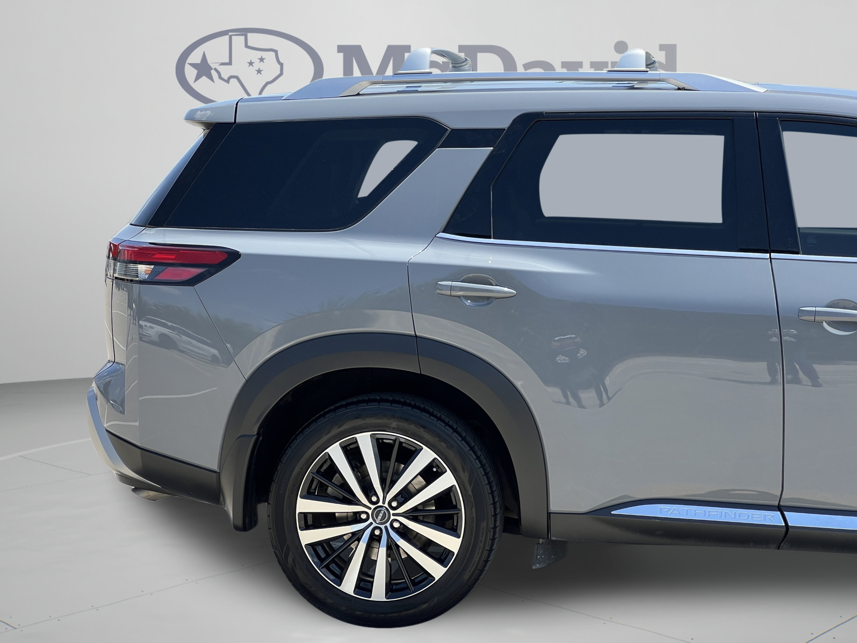 Used 2024 Nissan Pathfinder Platinum w/ Cargo Package FWD image 30